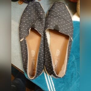 TOMS Women's Dark Gray Polka Dot Flats